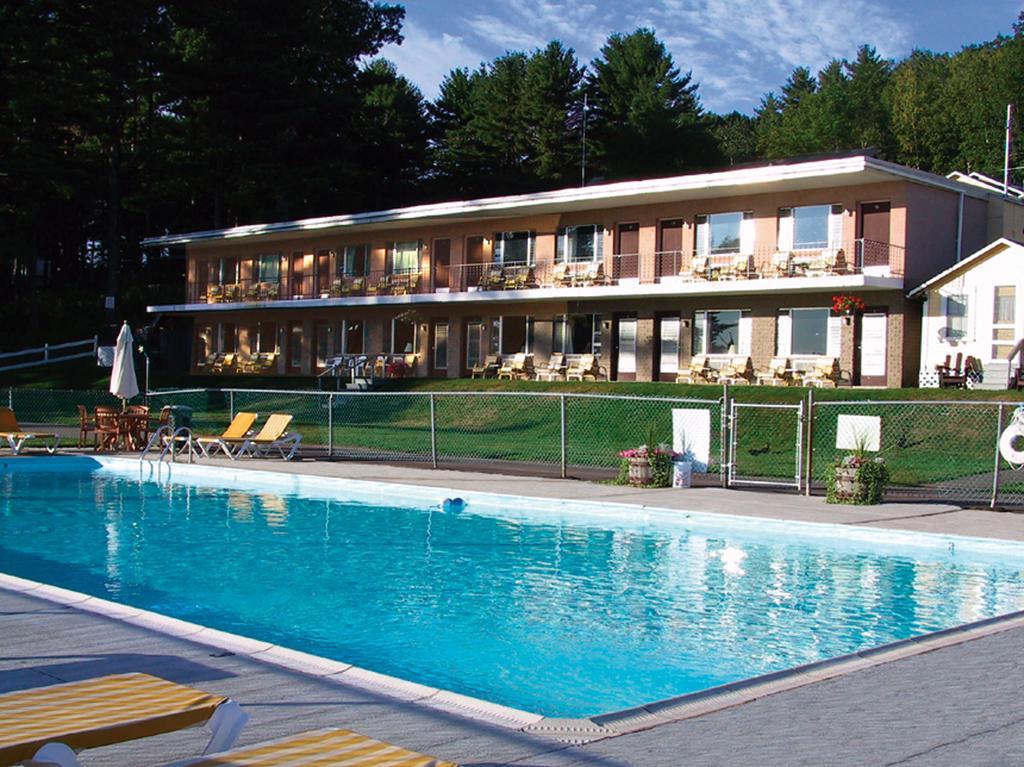 Half Moon Motel&Cottages Weirs Beach Buitenkant foto