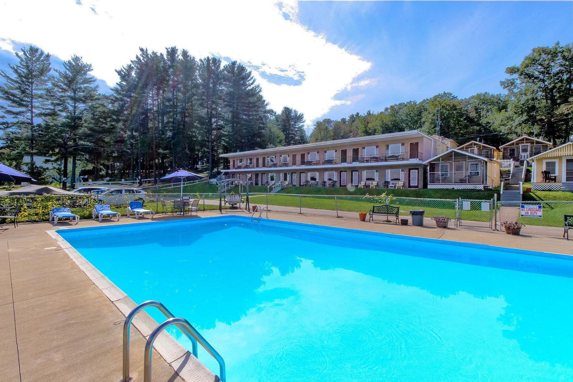 Half Moon Motel&Cottages Weirs Beach Buitenkant foto