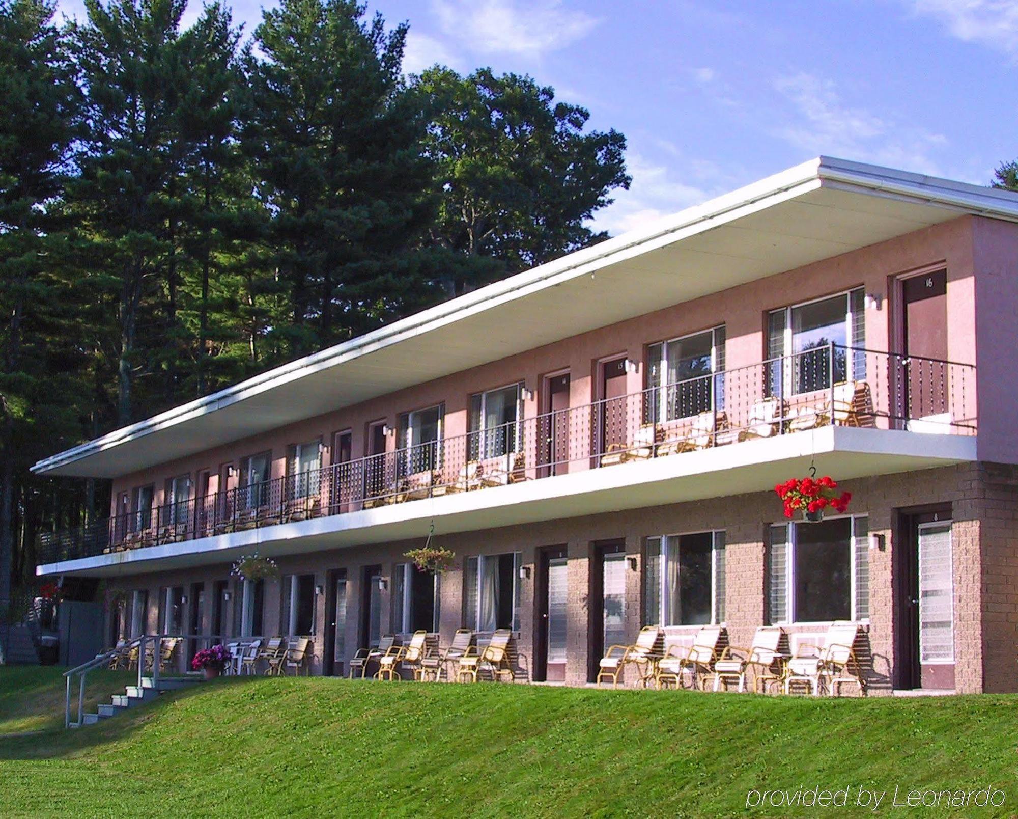Half Moon Motel&Cottages Weirs Beach Buitenkant foto