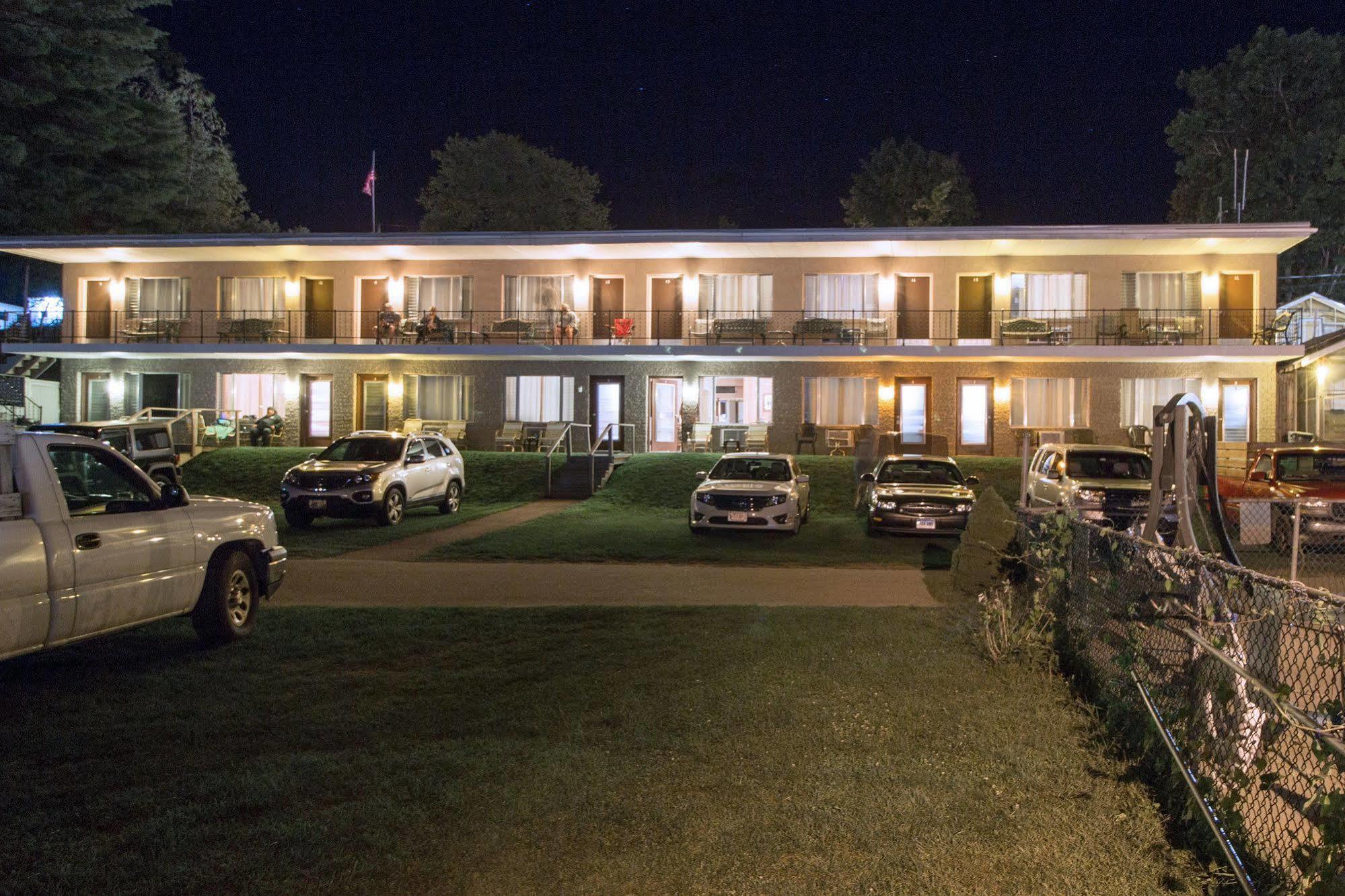 Half Moon Motel&Cottages Weirs Beach Buitenkant foto