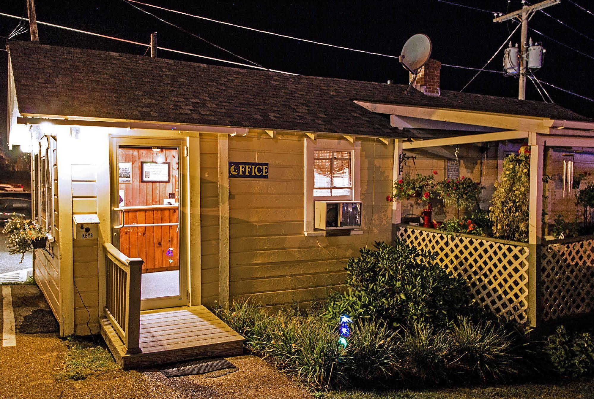 Half Moon Motel&Cottages Weirs Beach Buitenkant foto